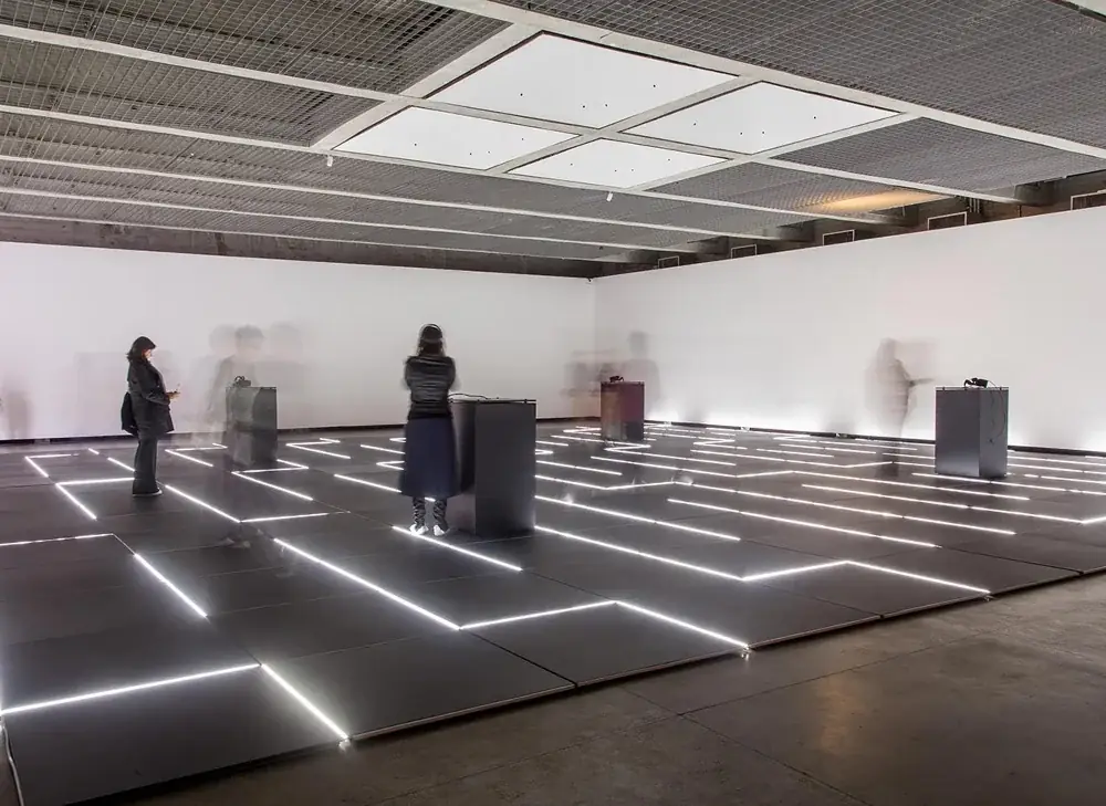 Borders, 2018 — Immersive virtual-reality environment, linoleum tiles and LED