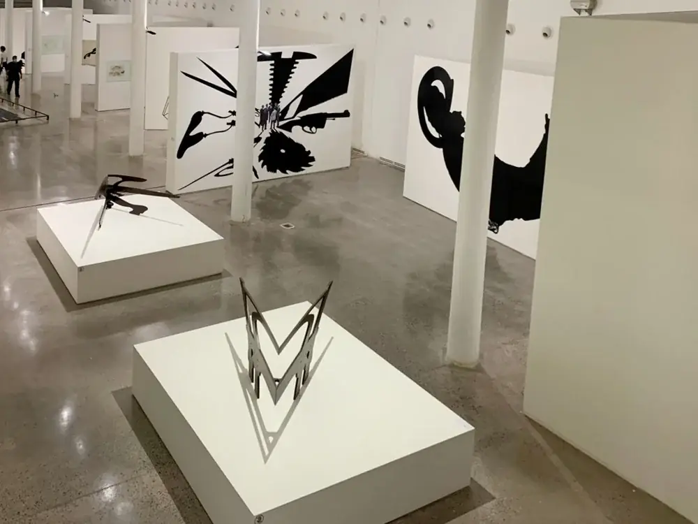Regina Silveira: Outros Paradoxos