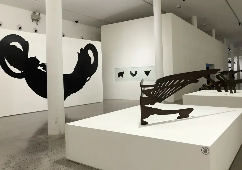 Regina Silveira: Outros Paradoxos