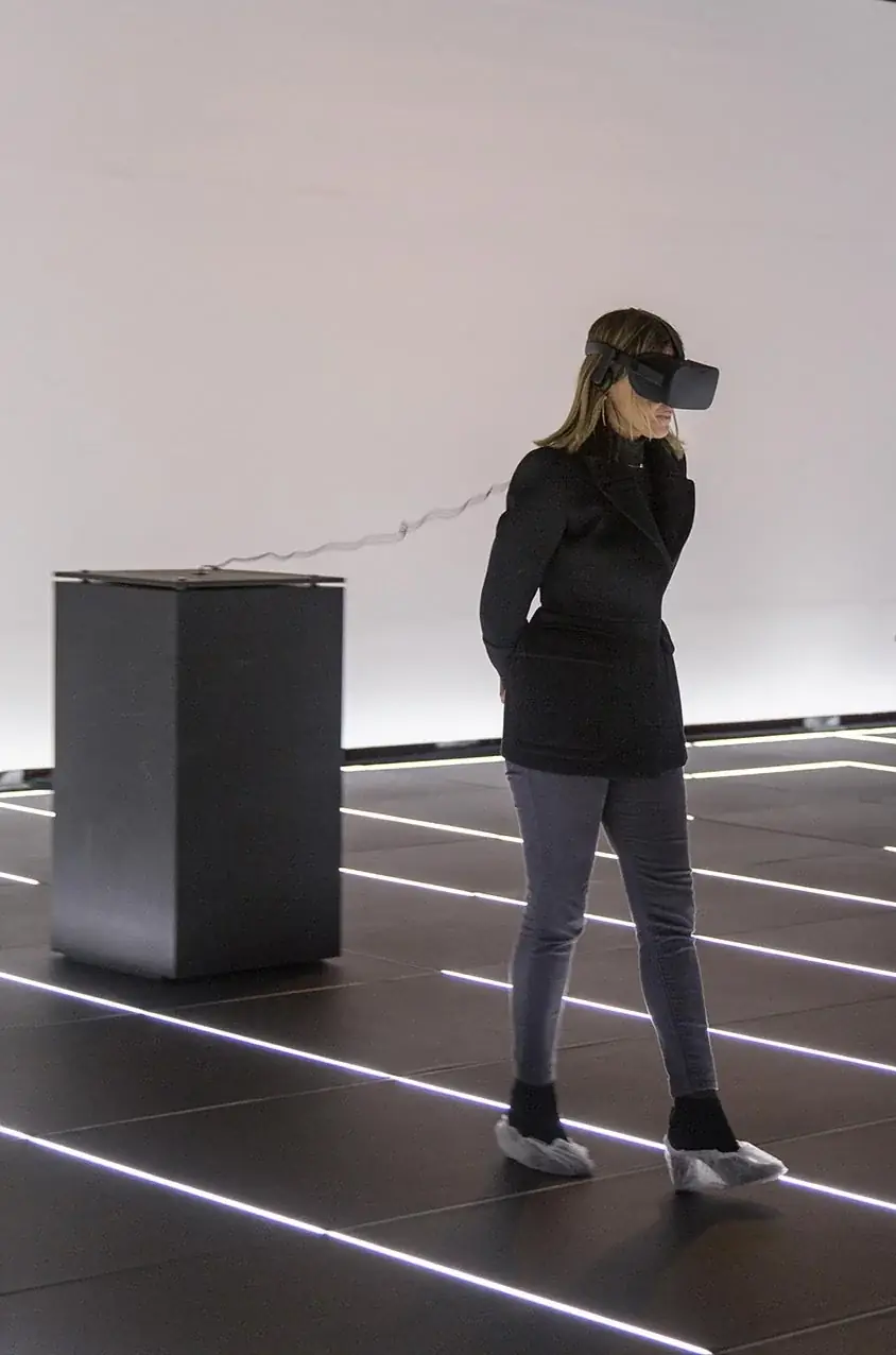 Borders, 2018 — Immersive virtual-reality environment, linoleum tiles and LED