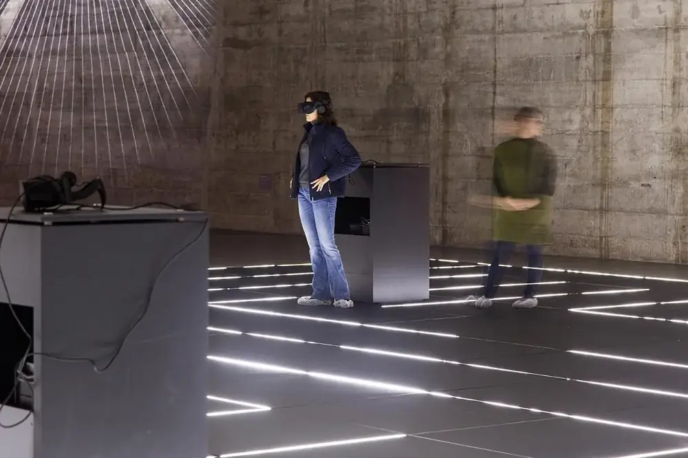 Borders, 2018 — Immersive virtual-reality environment, linoleum tiles and LED