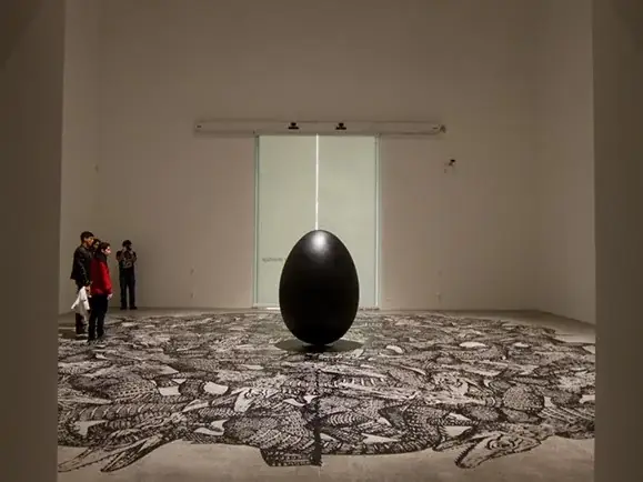 Dark Swamp, 2016 — Vinil adesivo, fibra de vidro, pintura automotiva