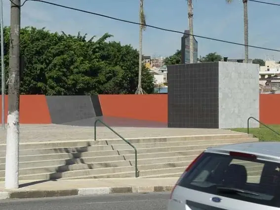 Duplo, 2004 — Base de concreto e revestimento de mármore e porcelanato