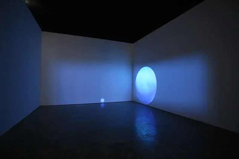 Lunar, 2002 — Vídeo digital